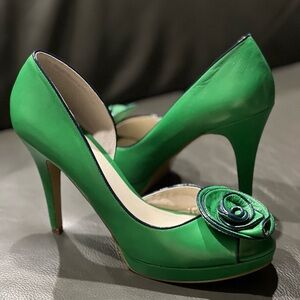 Vintage pumps, peeptoe, size 10, Nine West, green/navy blue.